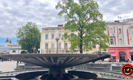 На Вічевому майдані у Франківську частково запрацював фонтан. Фото